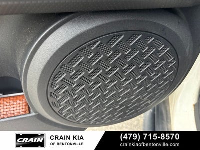 2010 Toyota FJ Cruiser Base - 4WD / CLEAN CARFAX