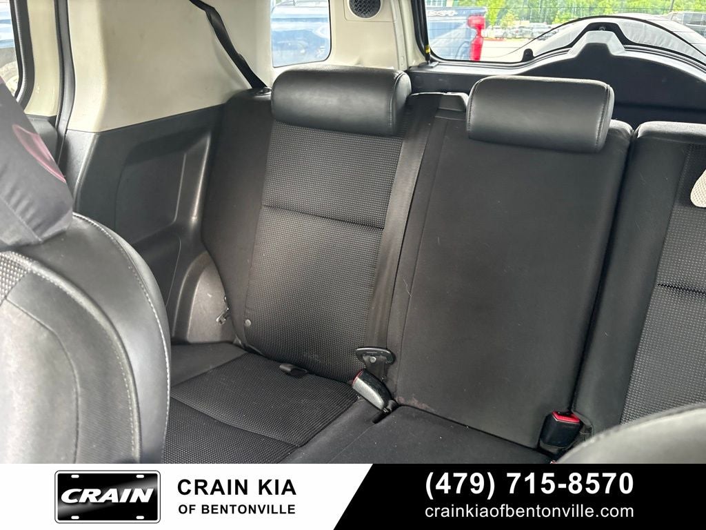 2010 Toyota FJ Cruiser Base - 4WD / CLEAN CARFAX
