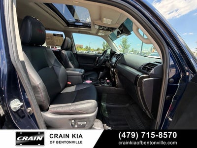 2020 Toyota 4Runner Venture - 4WD / LIFTED! / CLEAN CARFAX / ONE OWNER