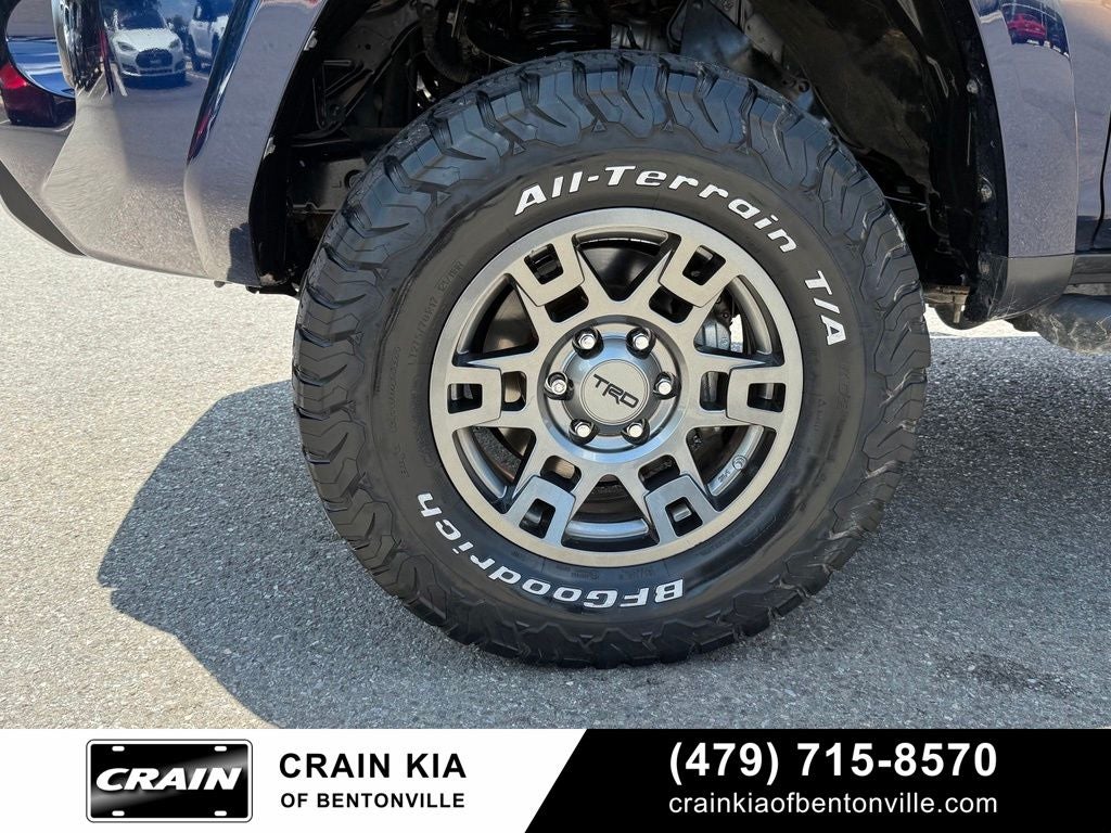 2020 Toyota 4Runner Venture - 4WD / LIFTED! / CLEAN CARFAX / ONE OWNER