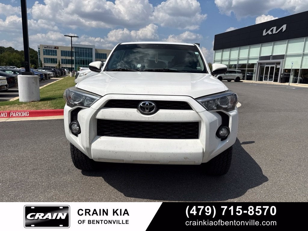 2018 Toyota 4Runner SR5 - 4WD / CLEAN CARFAX