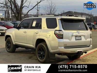 2024 Toyota 4Runner SR5 - 4WD / CLEAN CARFAX / ONE OWNER