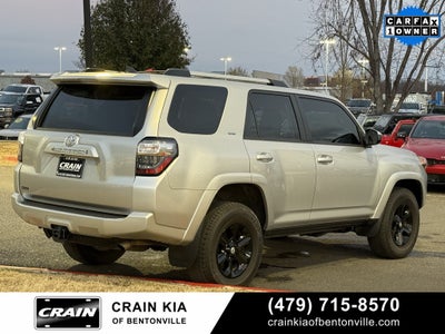 2024 Toyota 4Runner SR5 - 4WD / CLEAN CARFAX / ONE OWNER