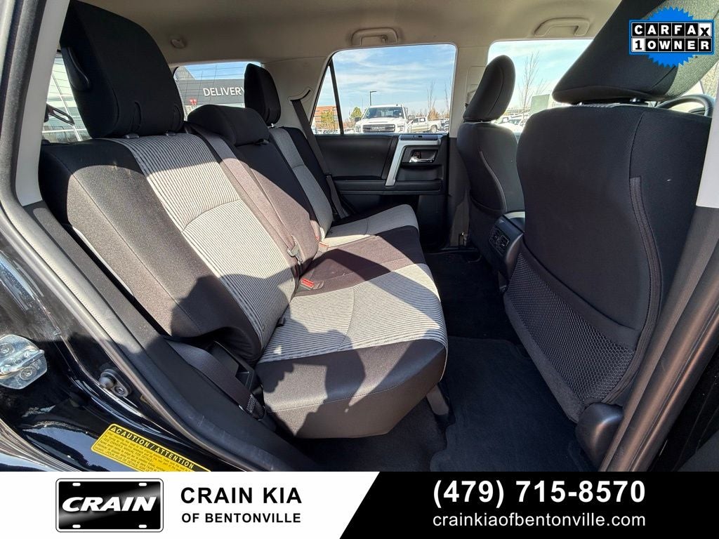 2024 Toyota 4Runner SR5 - 4WD / CLEAN CARFAX / ONE OWNER