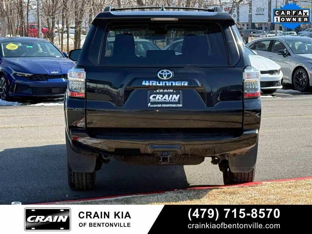 2024 Toyota 4Runner SR5 - 4WD / CLEAN CARFAX / ONE OWNER