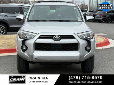 2024 Toyota 4Runner SR5 - 4WD / CLEAN CARFAX / ONE OWNER