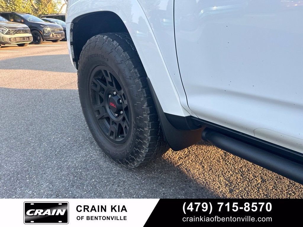 2024 Toyota 4Runner TRD Off-Road Premium 1 OWNER / SUNROOF / CRAWL CONTROL--