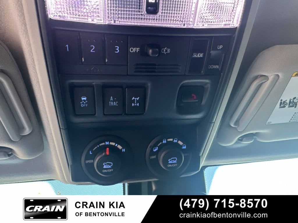 2024 Toyota 4Runner TRD Off-Road Premium 1 OWNER / SUNROOF / CRAWL CONTROL--