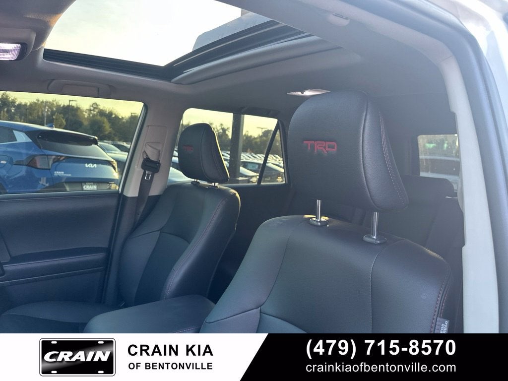 2024 Toyota 4Runner TRD Off-Road Premium 1 OWNER / SUNROOF / CRAWL CONTROL--