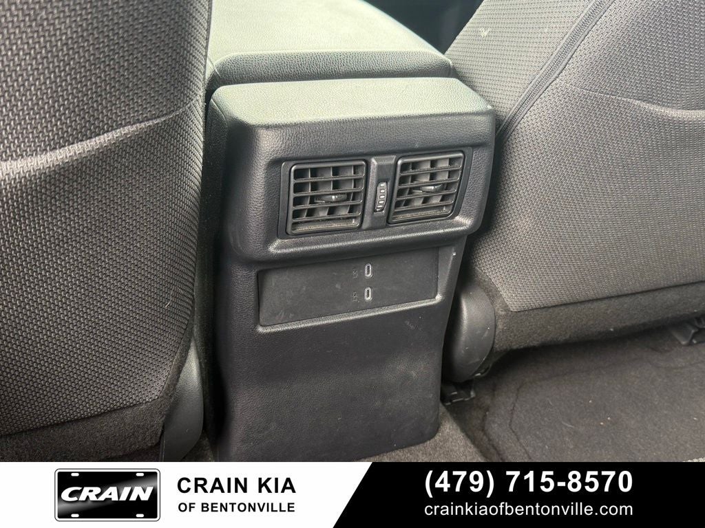 2025 Toyota 4Runner SR5 - 4WD / CLEAN CARFAX / ONE OWNER