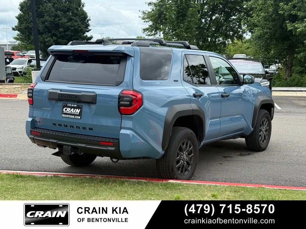 2025 Toyota 4Runner SR5 - 4WD / CLEAN CARFAX / ONE OWNER