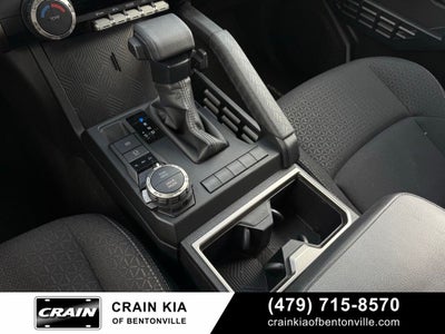 2025 Toyota 4Runner SR5 - 4WD / CLEAN CARFAX / ONE OWNER