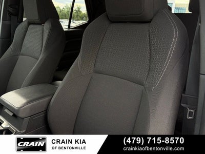 2025 Toyota 4Runner SR5 - 4WD / CLEAN CARFAX / ONE OWNER