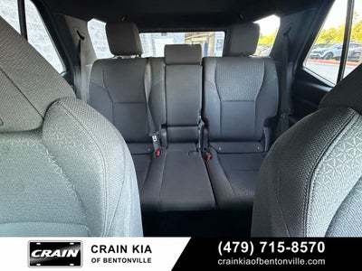 2025 Toyota 4Runner SR5 - 4WD / CLEAN CARFAX / ONE OWNER
