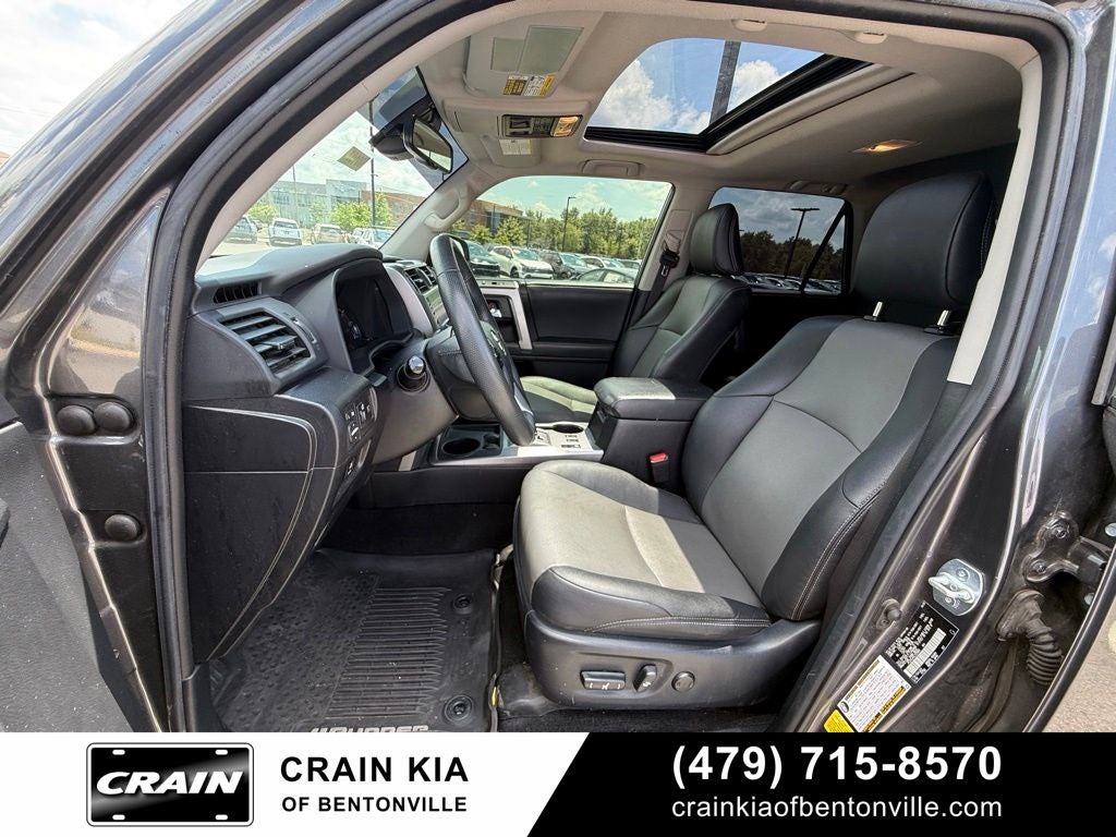 2020 Toyota 4Runner SR5 Premium - SUNROOF / CLEAN CARFAX / PREMIUM
