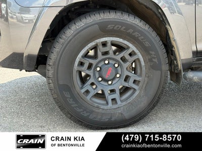 2020 Toyota 4Runner SR5 Premium - SUNROOF / CLEAN CARFAX / PREMIUM