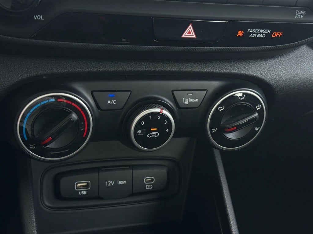 2023 Hyundai Venue SE - CLEAN CARFAX / ONE OWNER