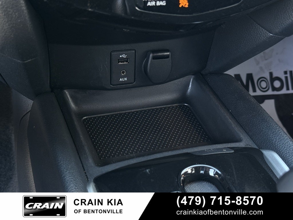 2015 Nissan Rogue S - AWD / CLEAN CARFAX