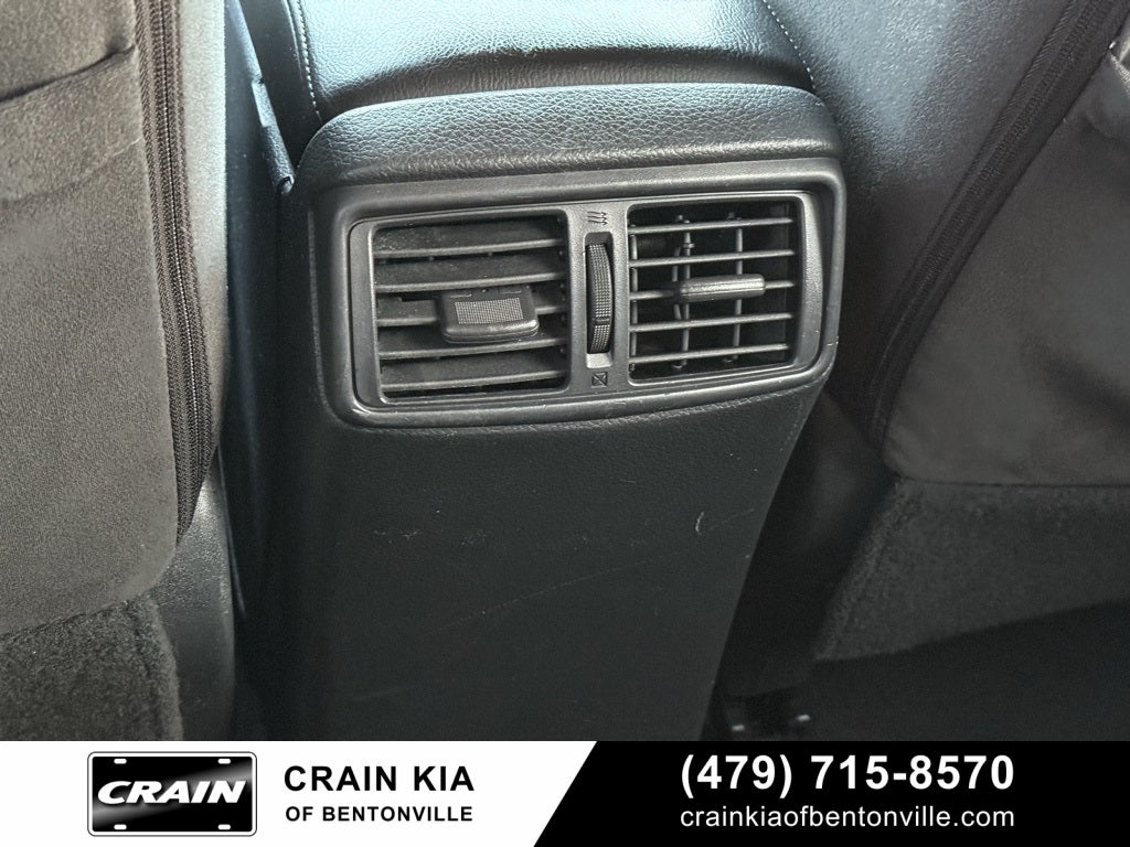 2015 Nissan Rogue S - AWD / CLEAN CARFAX