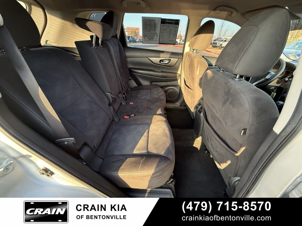 2015 Nissan Rogue S - AWD / CLEAN CARFAX
