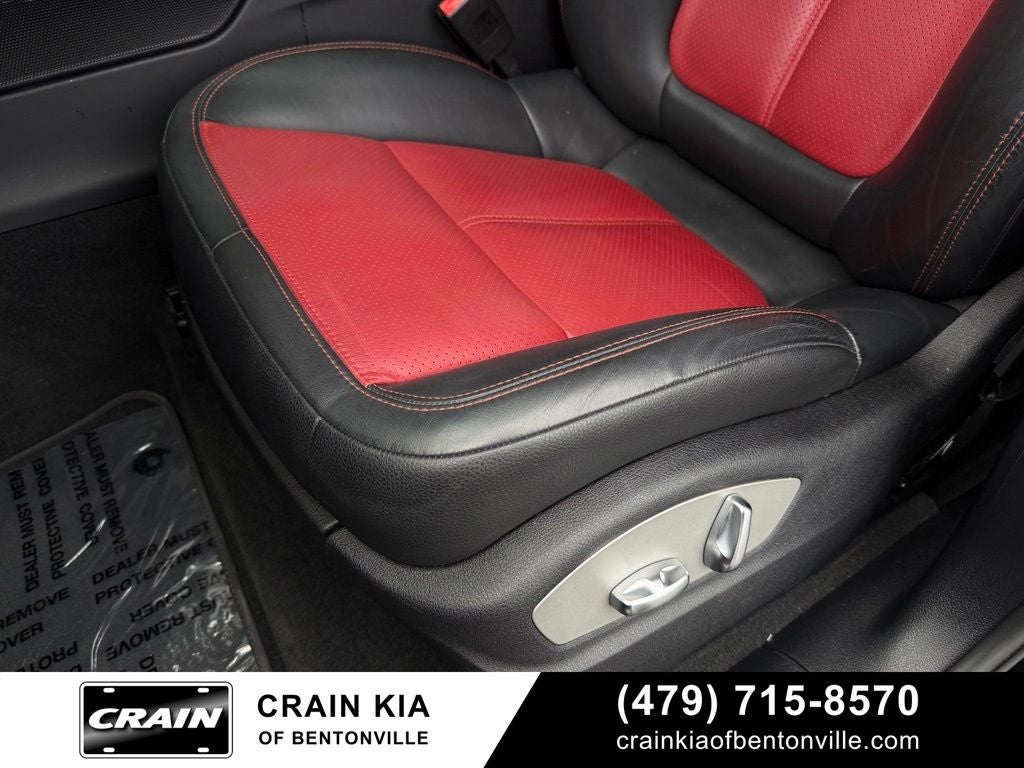 2021 Porsche Macan Base - AWD / PANORAMIC SUNROOF / CLEAN CARFAX