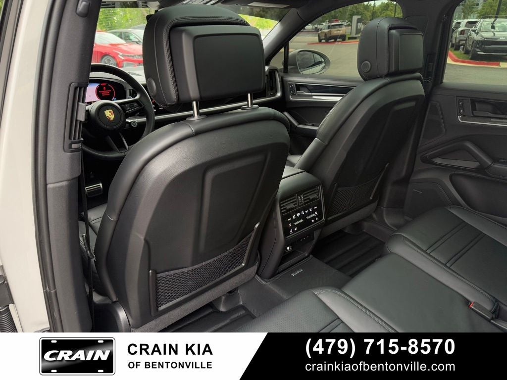 2024 Porsche Cayenne Coupe S - AWD / PANORAMIC SUNROOF / ONE OWNER