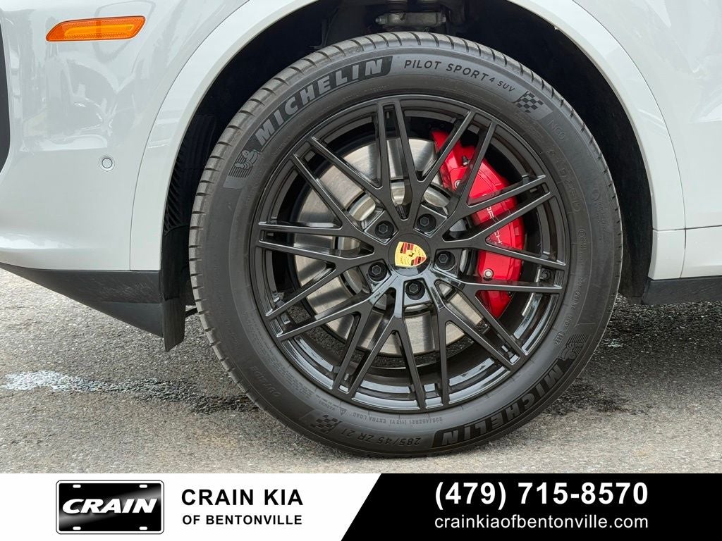 2024 Porsche Cayenne Coupe S - AWD / PANORAMIC SUNROOF / ONE OWNER