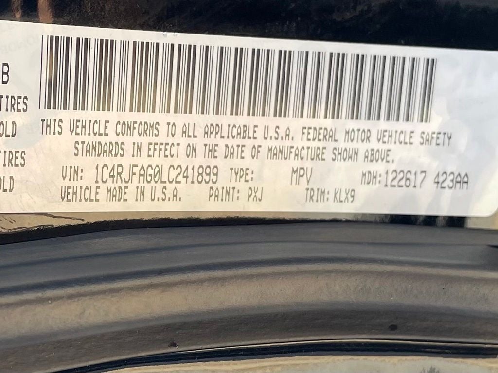 2020 Jeep Grand Cherokee Altitude 4X4 / CLEAN CARFAX