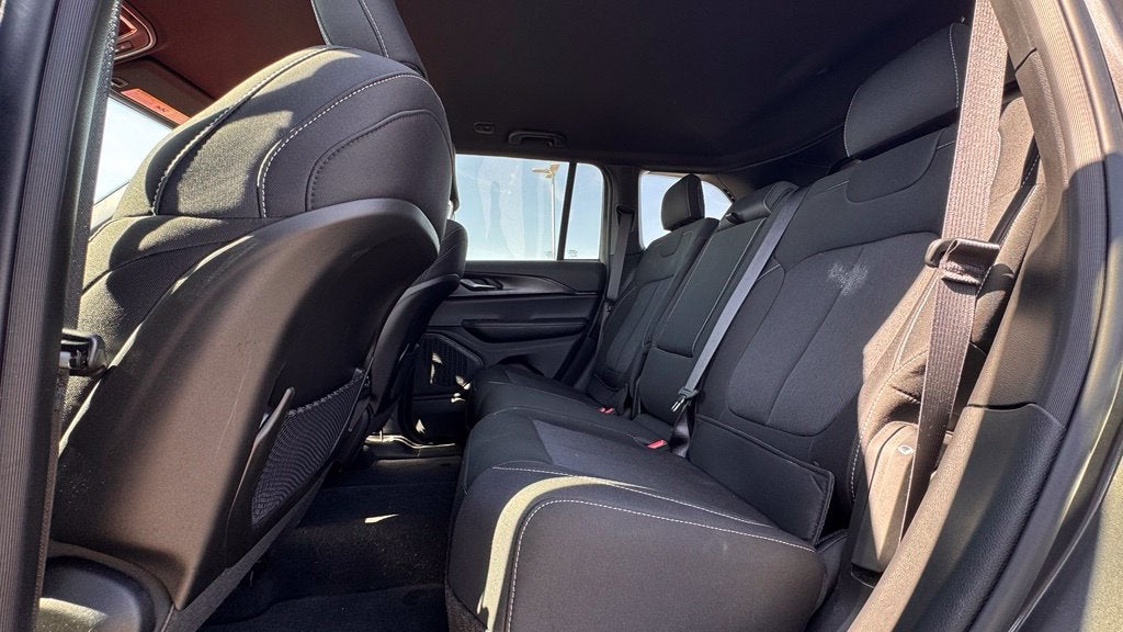 2026 Jeep Grand Cherokee Laredo 4X4