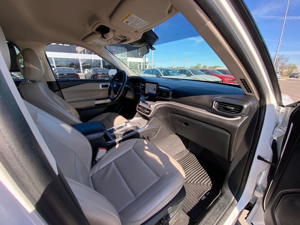 2022 Ford Explorer XLT ONE OWNER