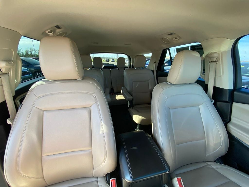 2022 Ford Explorer XLT ONE OWNER