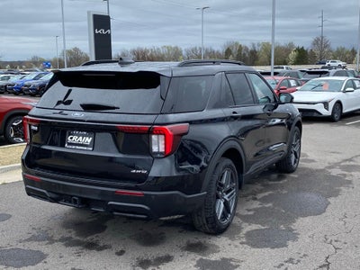 2025 Ford Explorer ST-Line