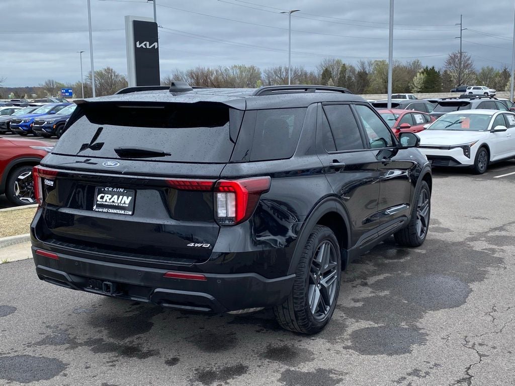 2025 Ford Explorer ST-Line