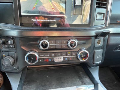 2024 Ford F-350SD Lariat 4X4 / NAV / HEATED SEATS