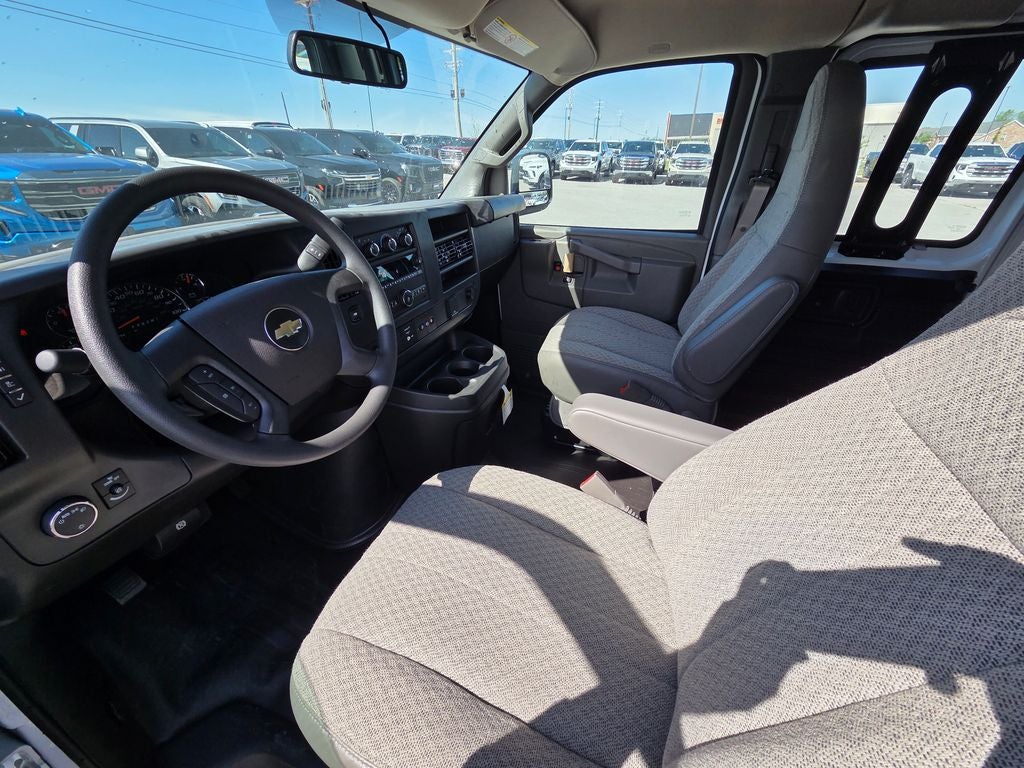 2024 Chevrolet Express 3500 Work Van CARGO / ONE OWNER / CLEAN CARFAX