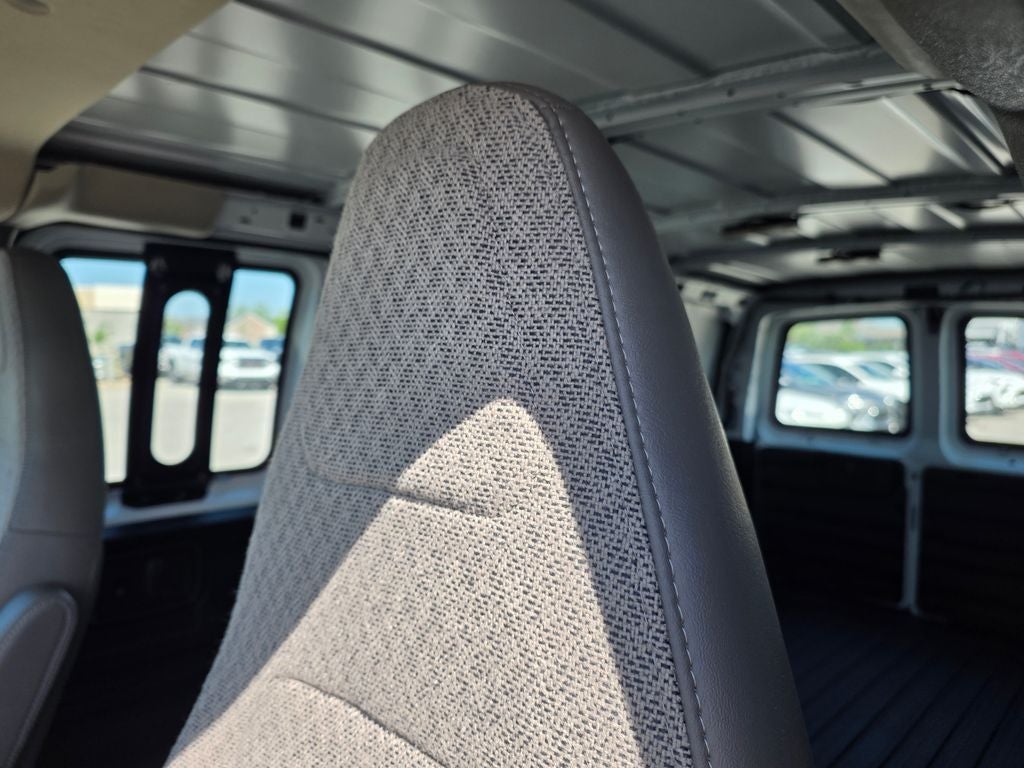 2024 Chevrolet Express 3500 Work Van CARGO / ONE OWNER / CLEAN CARFAX