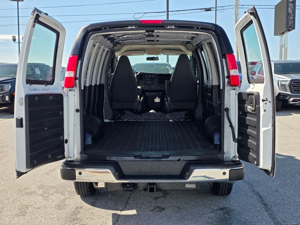 2024 Chevrolet Express 3500 Work Van CARGO / ONE OWNER / CLEAN CARFAX