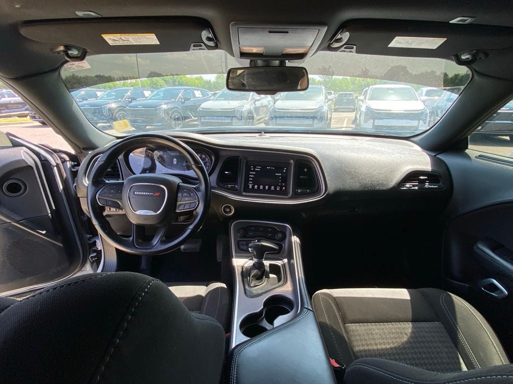 2021 Dodge Challenger SXT ONE OWNER / CLEAN CARFAX