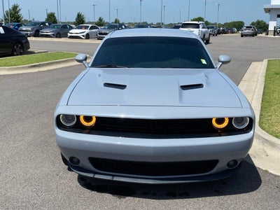 2021 Dodge Challenger SXT ONE OWNER / CLEAN CARFAX
