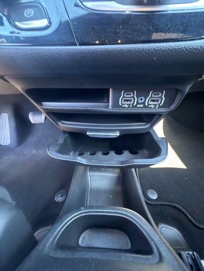 2025 Chrysler Pacifica Select HEATED SEATS / BACK UP CAM