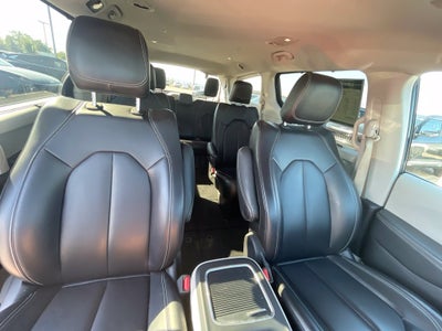 2023 Chrysler Pacifica Touring L HEATED SEATS / POWER DRIVERS SEAT