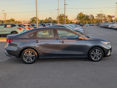 2023 Kia Forte LXS CPO / ONE OWNER