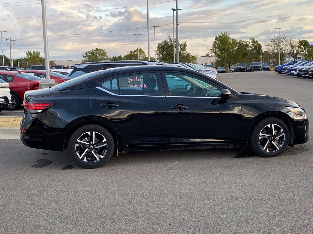 2025 Nissan Sentra SV ONE OWNER / KEYLESS ENTRY / BLIND SPOT