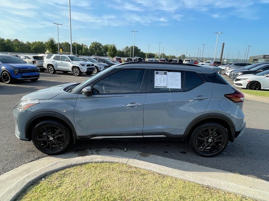 2021 Nissan Kicks SR