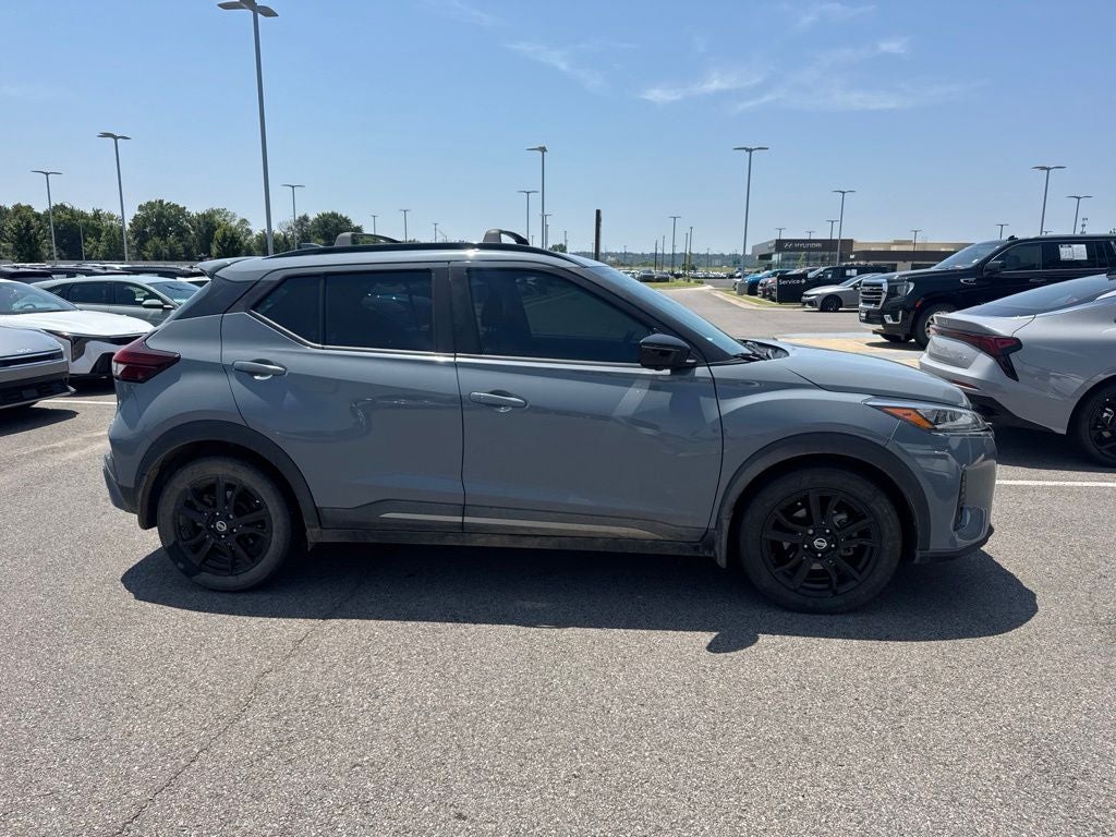 2021 Nissan Kicks SR