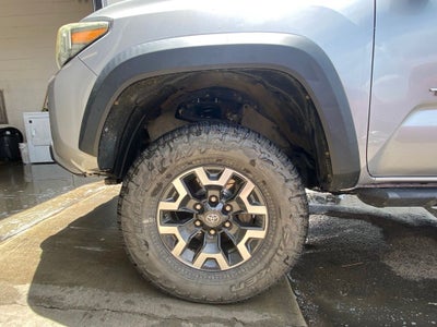 2020 Toyota Tacoma CLEAN CARFAX V6