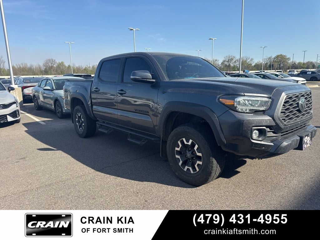 2021 Toyota Tacoma 4X4 / CLEAN CARFAX V6