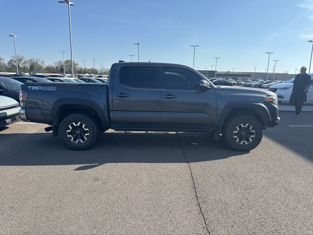 2021 Toyota Tacoma 4X4 / CLEAN CARFAX V6