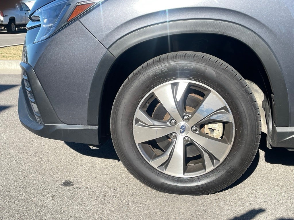 2023 Subaru Ascent Premium AWD / HEATED SEATS