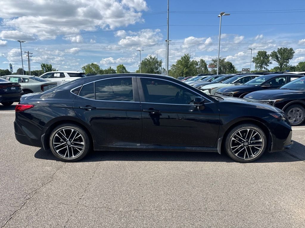 2025 Toyota Camry XLE MOONROOF / AWD / HEATED SEATS